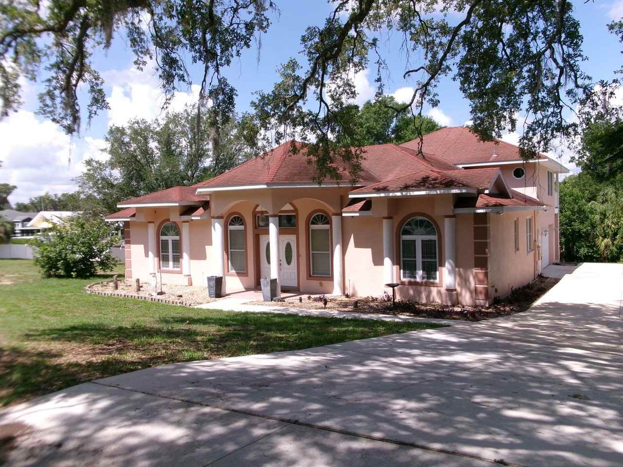 12833 Lakeview Ave - Photo 2 of 45