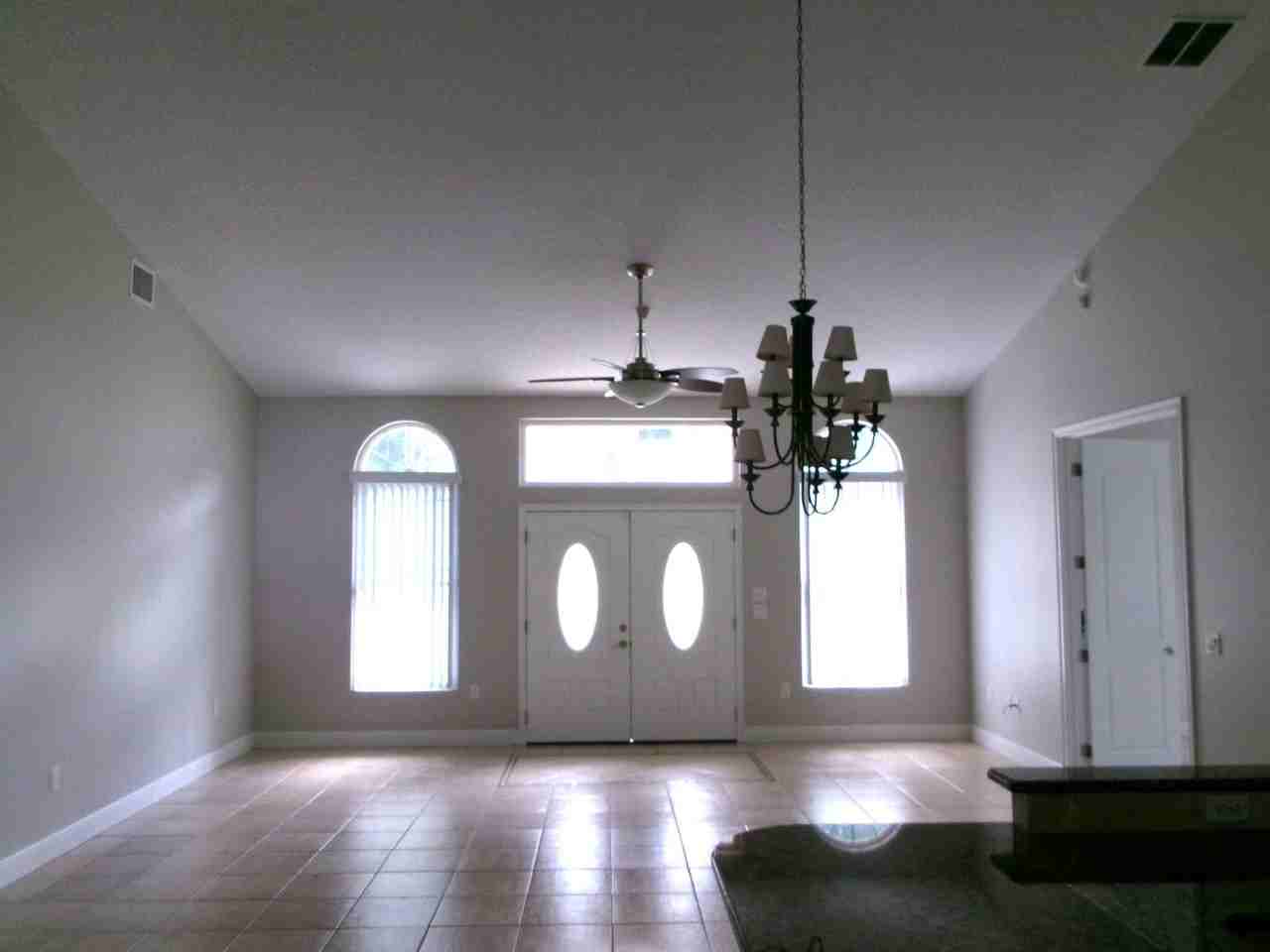 12833 Lakeview Ave - Photo 7 of 45