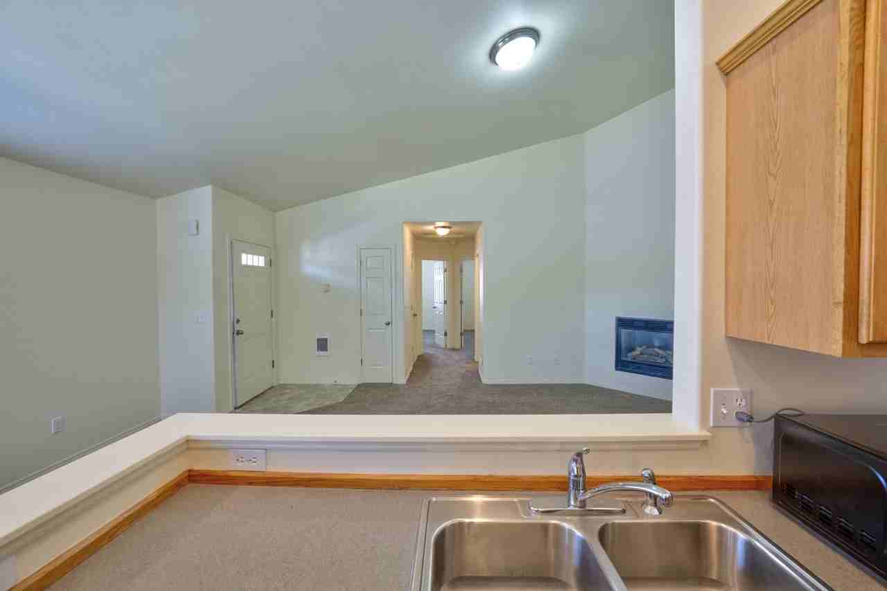 882 Ne Hidden Valley Dr #1 - Photo 5 of 13