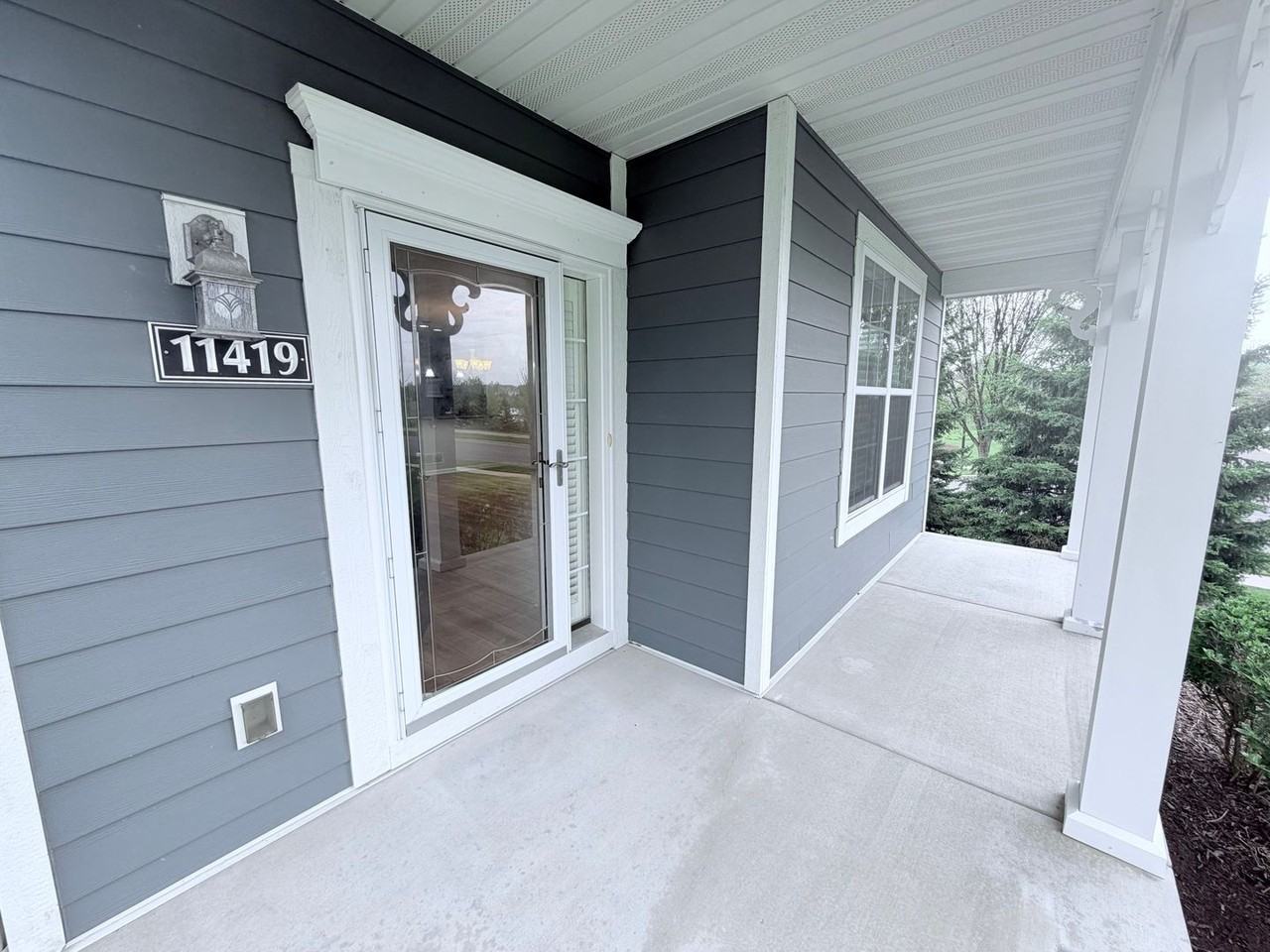 11419 Beechwood Ln - Photo 2 of 28