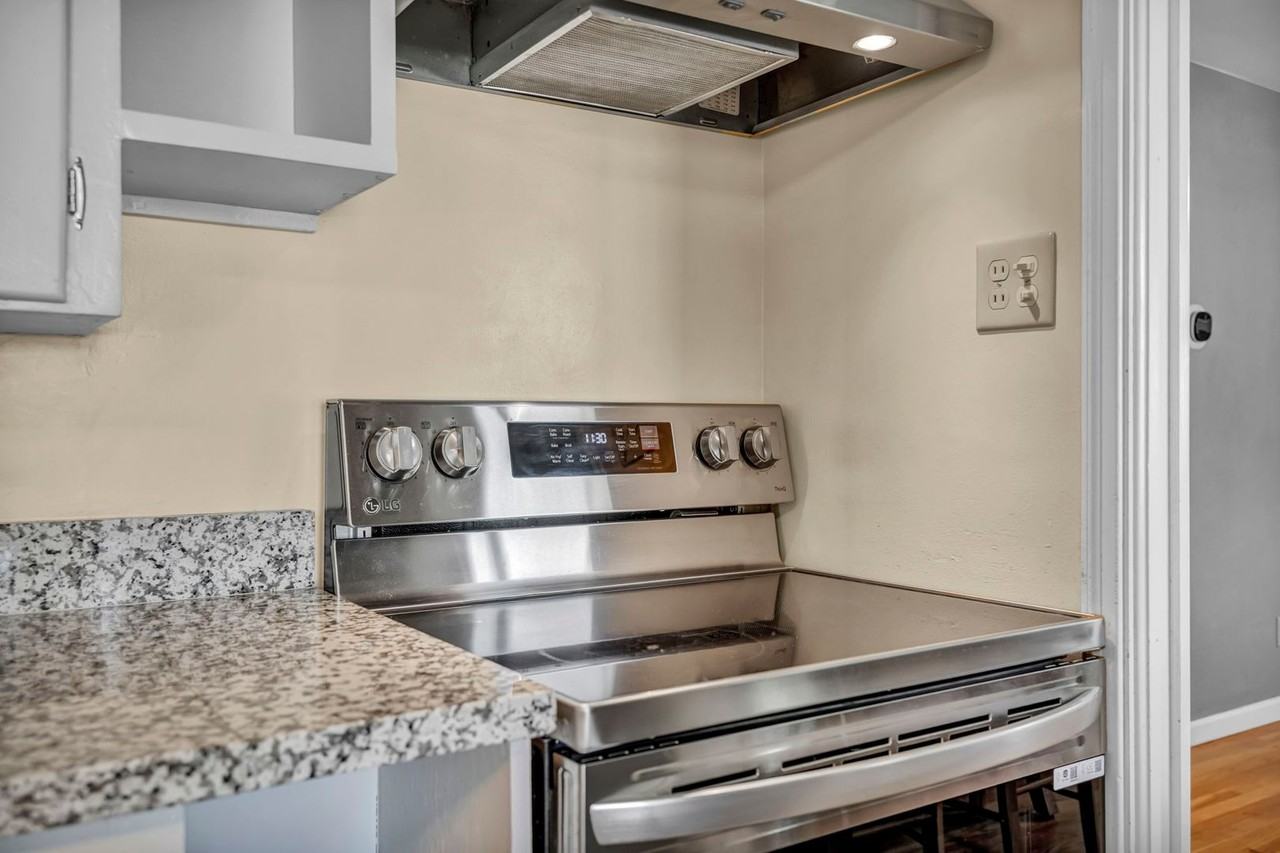 620 Belgrave Ave - Photo 6 of 50