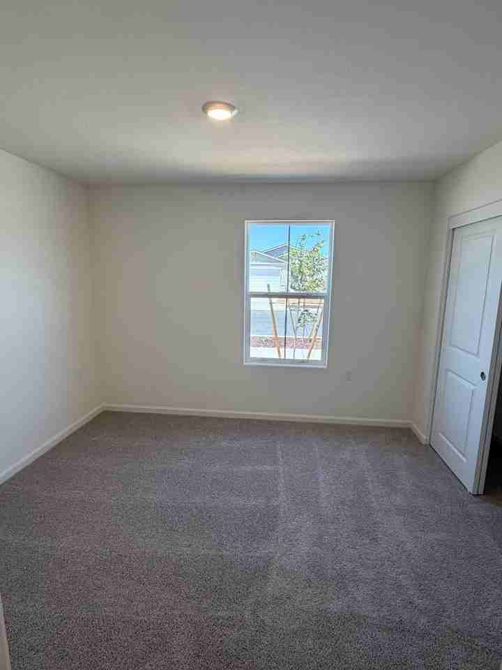 656 Skyler Ln - Photo 2 of 21