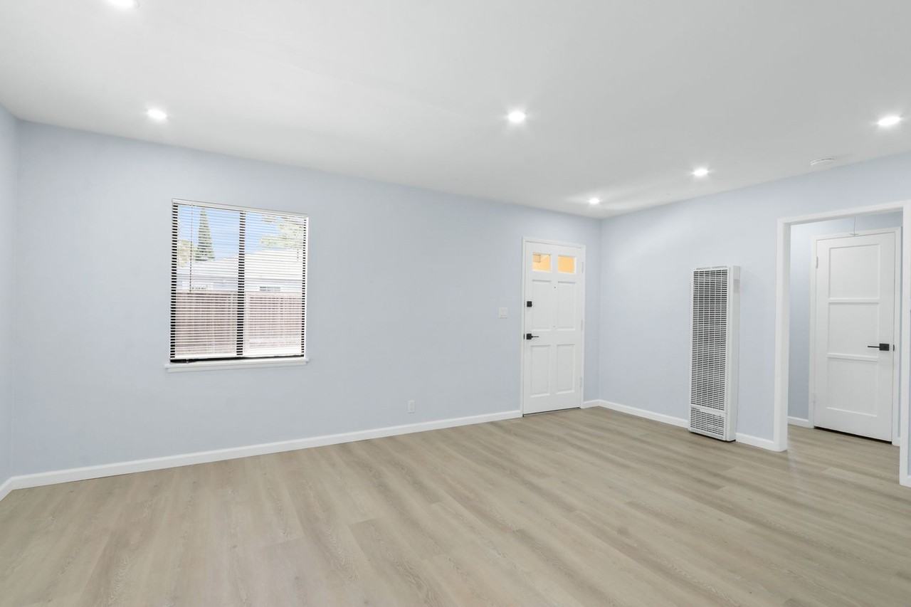 989 Arbor St - Photo 5 of 15