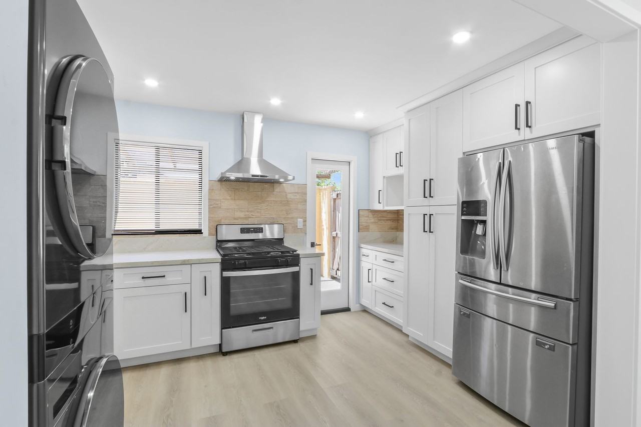 989 Arbor St - Photo 7 of 15