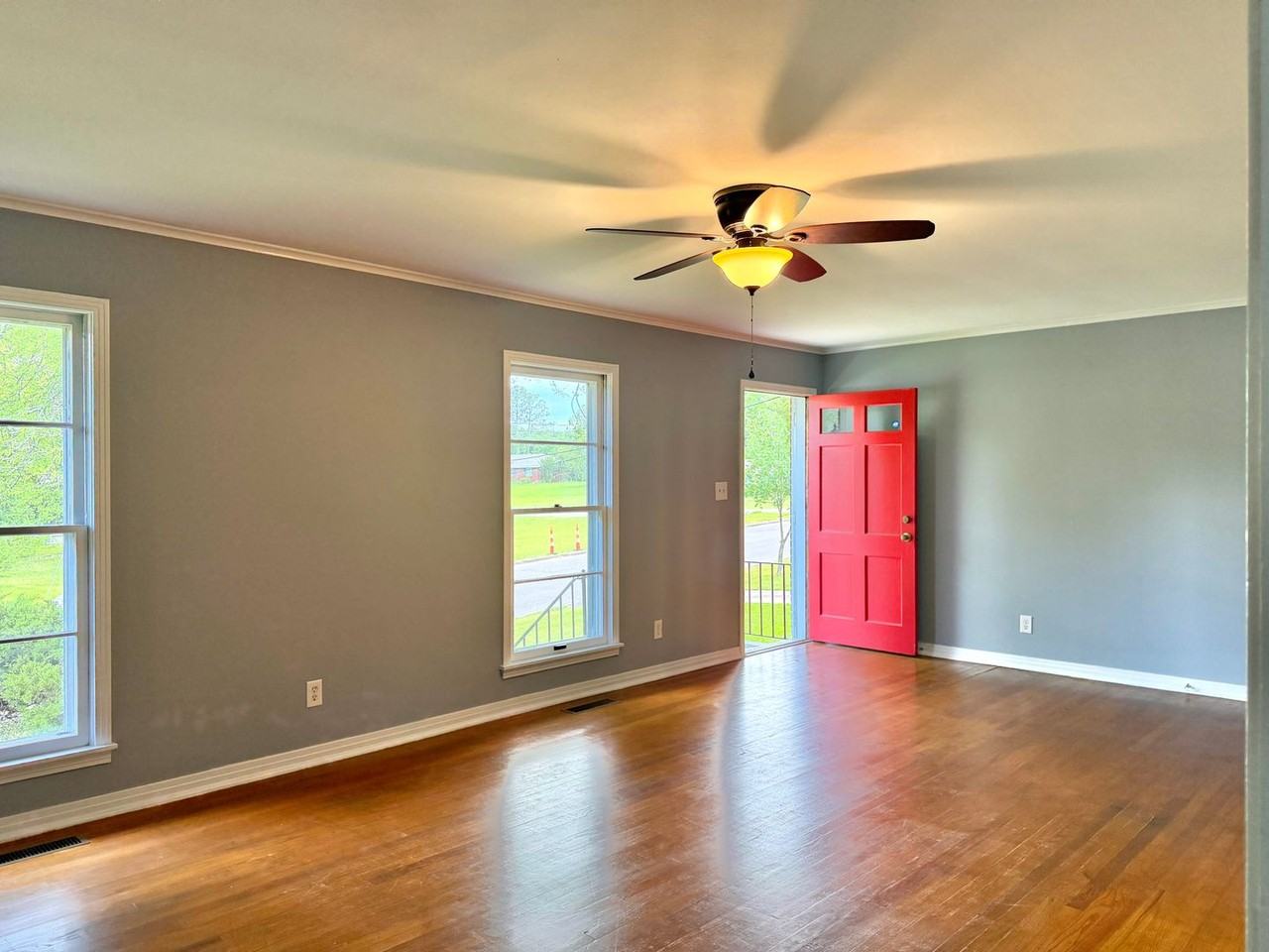920 Eisenhower Dr - Photo 2 of 20