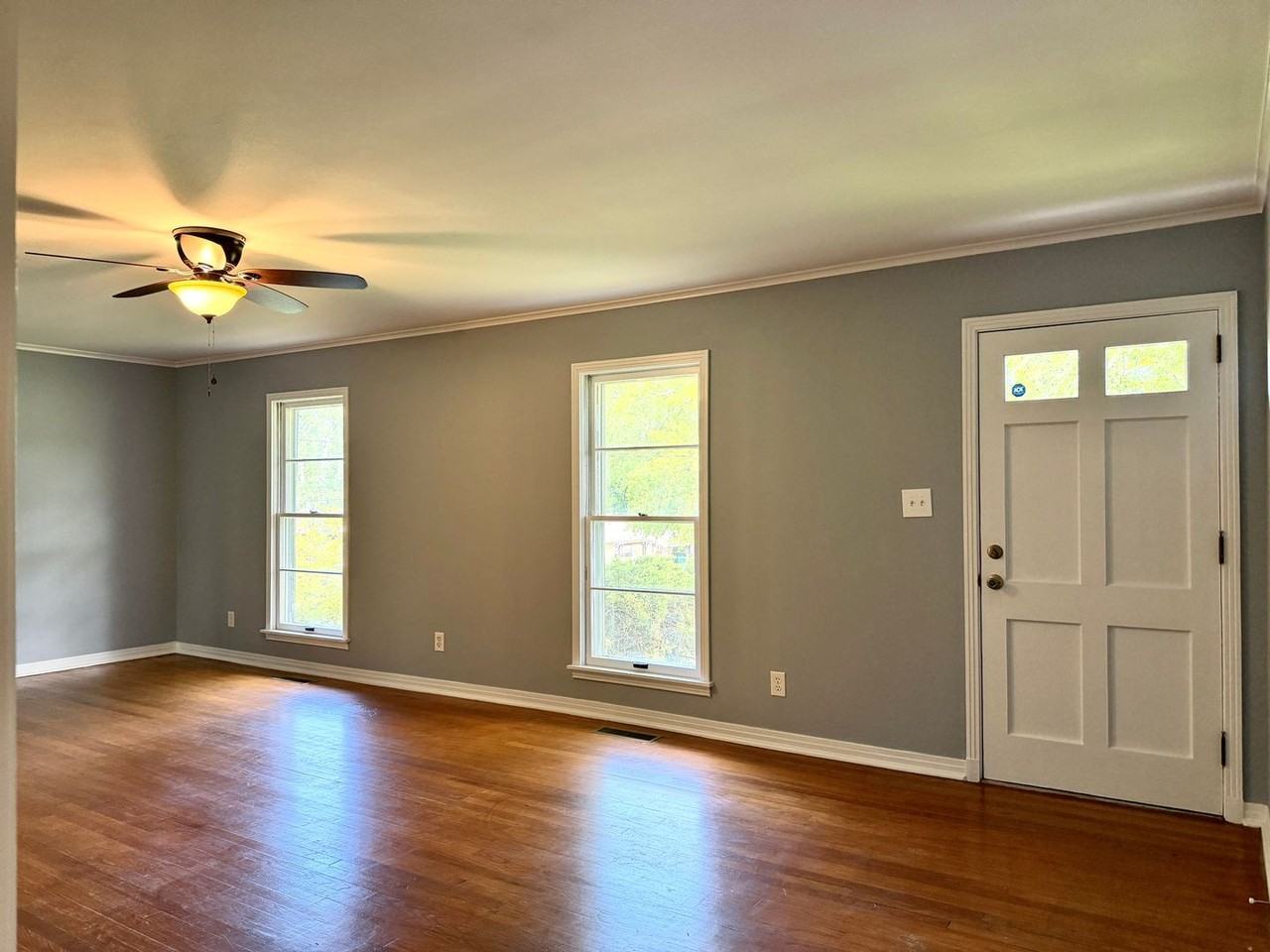 920 Eisenhower Dr - Photo 3 of 20