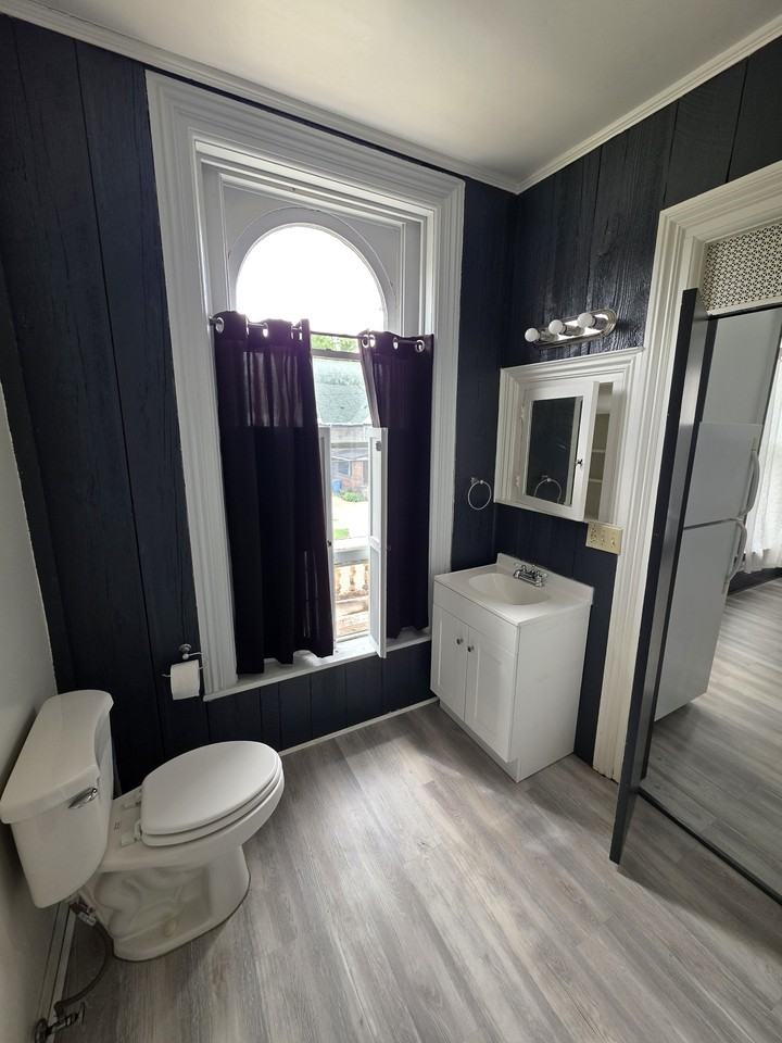 540 W 8th St #540-1 - Photo 7 of 8
