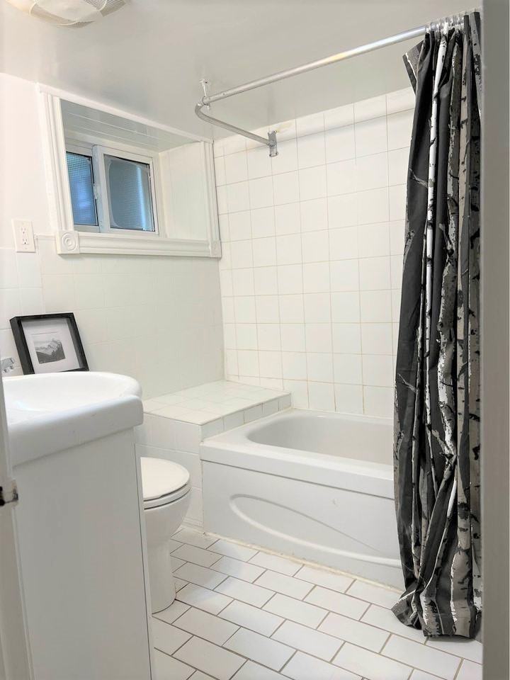 59 Wolverleigh Boulevard - Photo 7 of 8