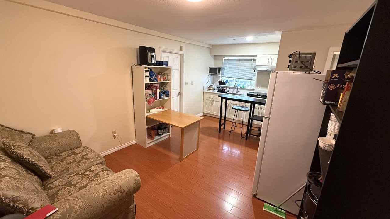 4321 John Street - Photo 5 of 7