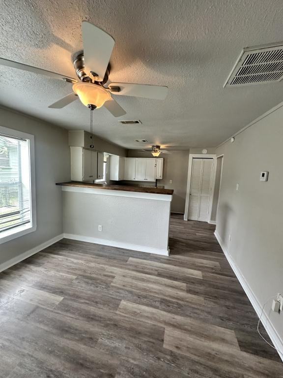 4611 Bradshaw St - Photo 2 of 11