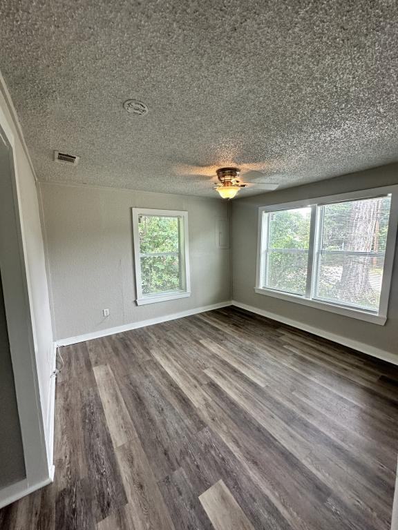 4611 Bradshaw St - Photo 7 of 11