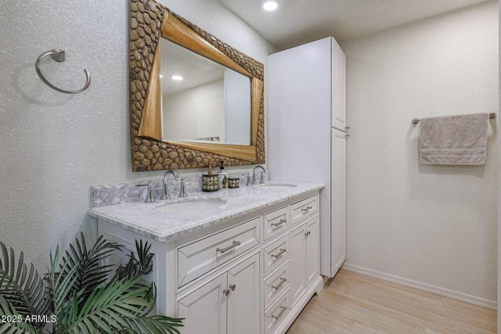 1637 W Tierra Buena Ln - Photo 5 of 23
