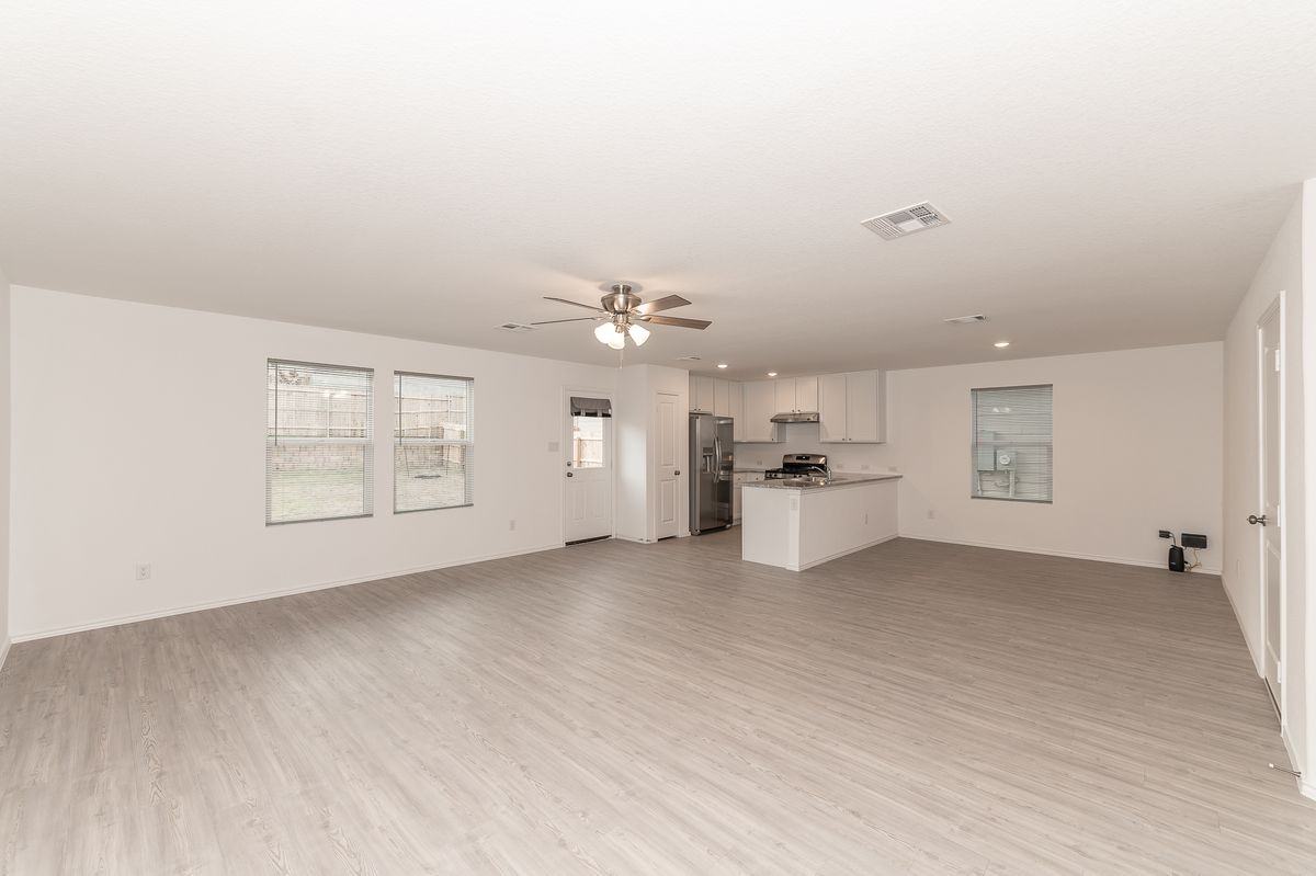 14010 Wool Park - Photo 2 of 7