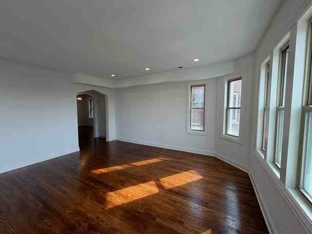 7825 S Wood St - Photo 4 of 13