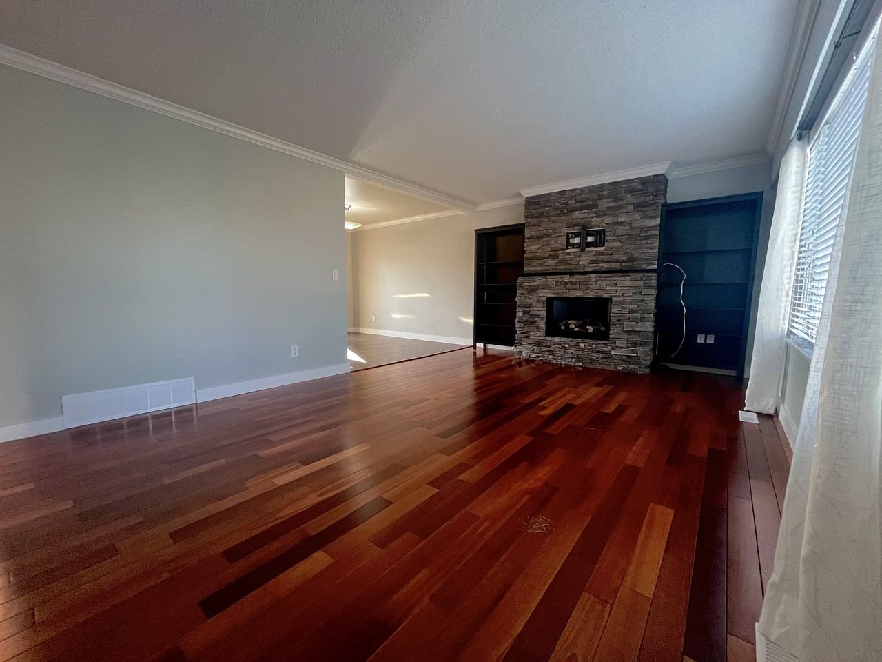 17872 58 Avenue - Photo 4 of 20