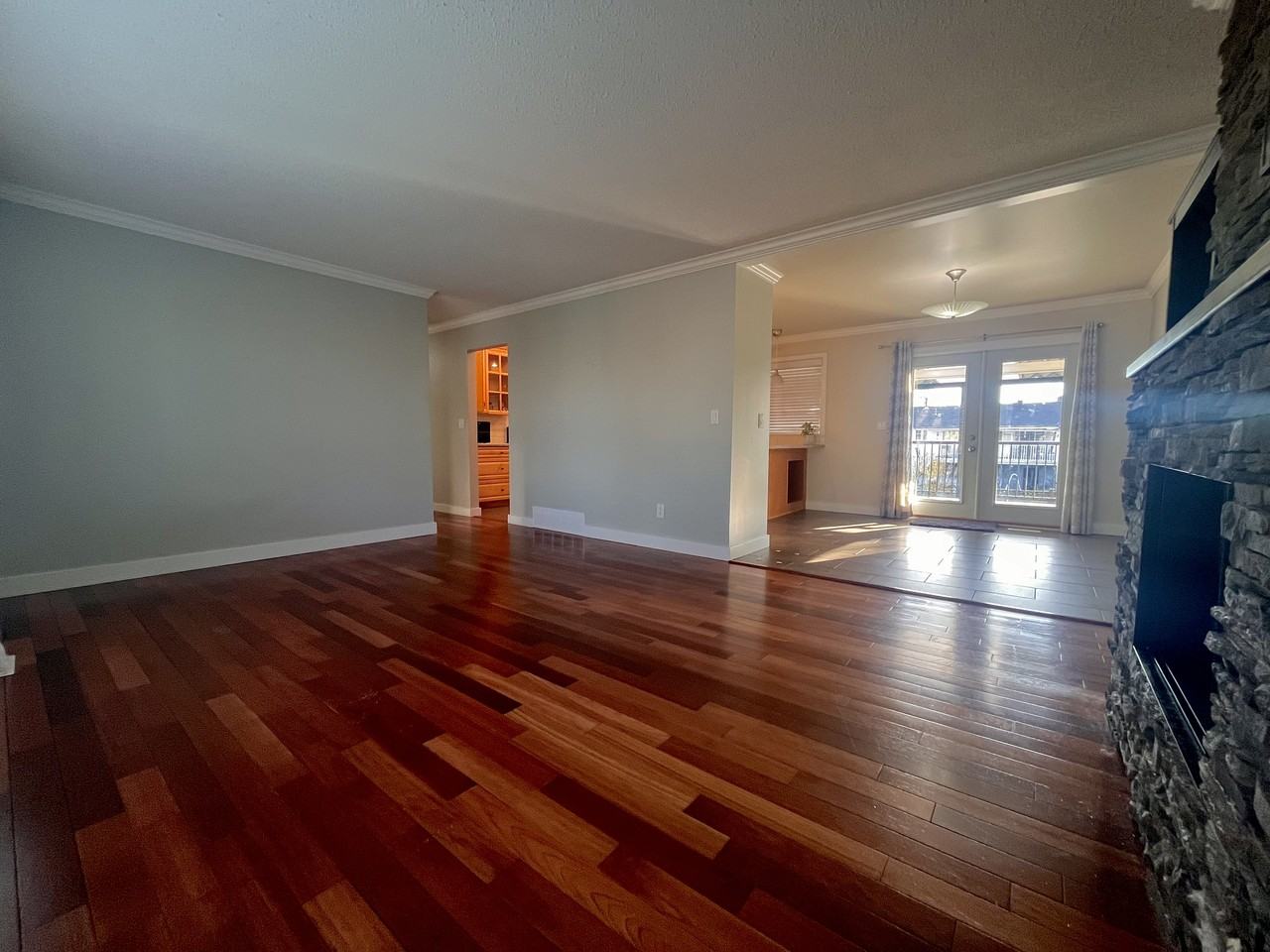 17872 58 Avenue - Photo 5 of 20