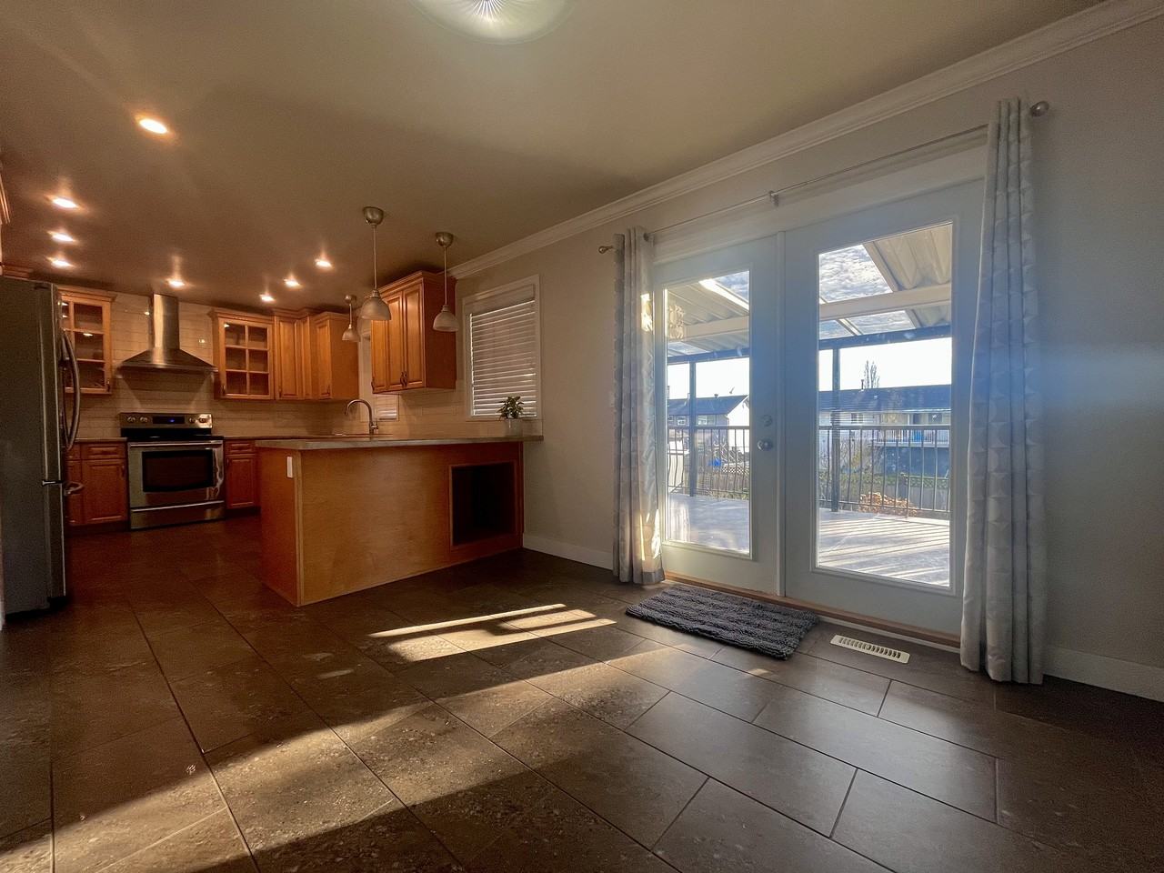 17872 58 Avenue - Photo 6 of 20