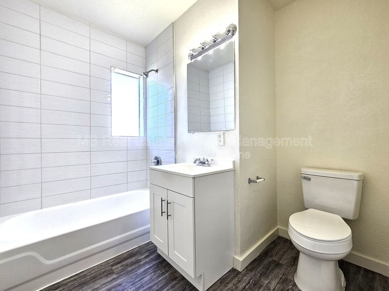1519 E Oak St #17 - Photo 5 of 9