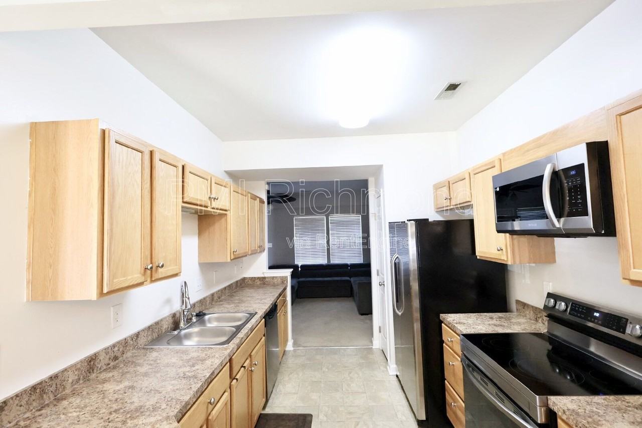 6120 Belgreen Ct - Photo 6 of 31