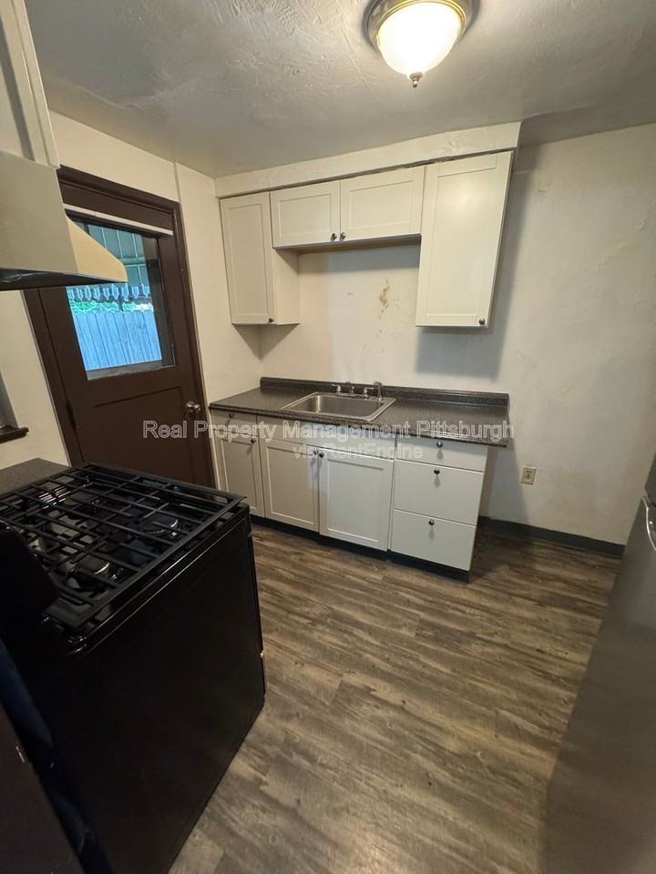 48 Wenzell Pl - Photo 4 of 11