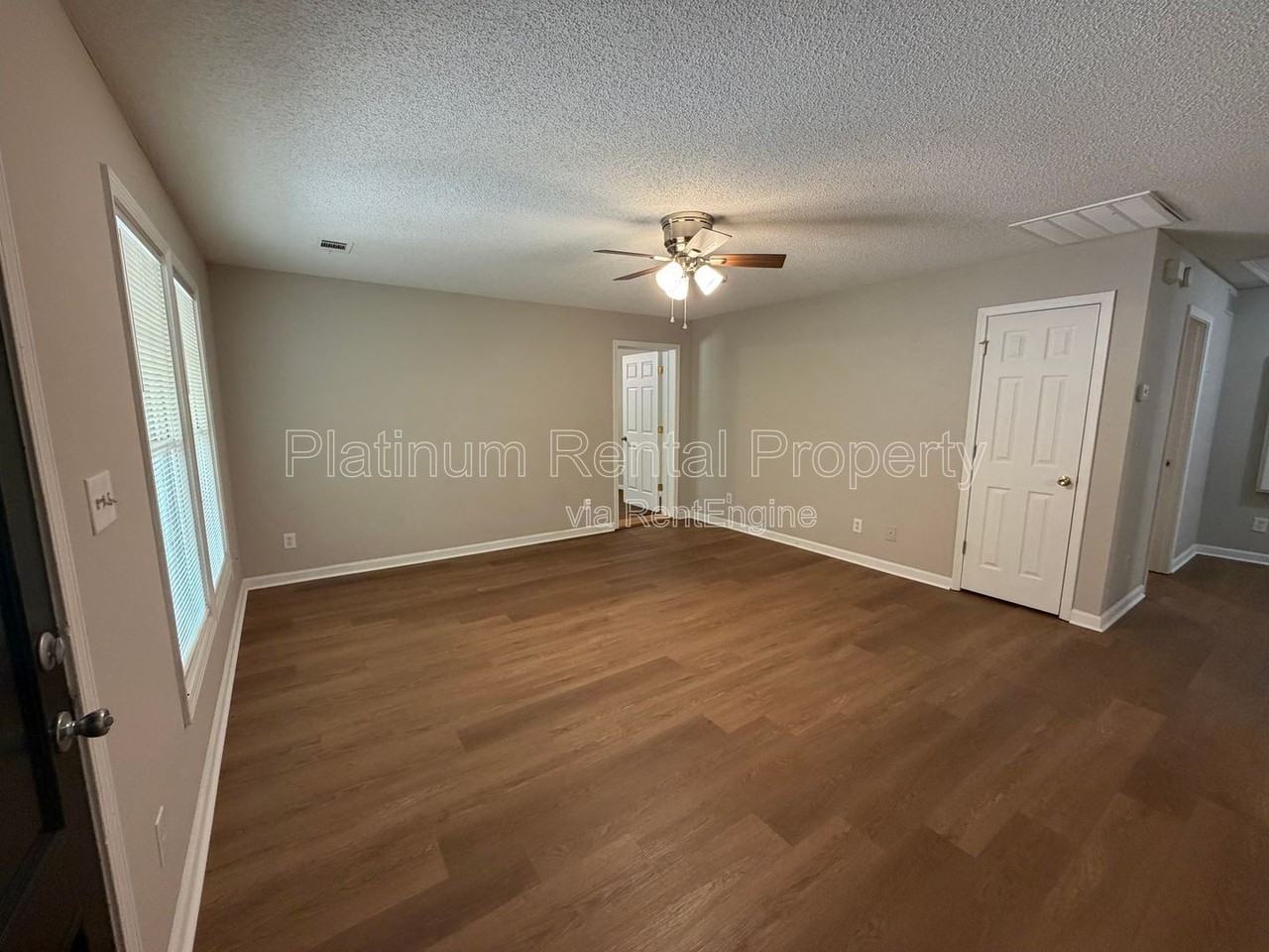 209 Briarwood Dr - Photo 5 of 28