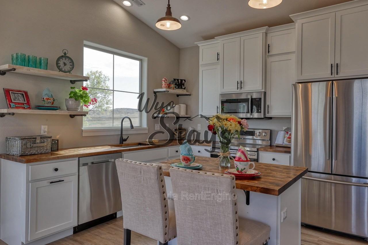 847 Lincoln Dr #201 - Photo 3 of 26