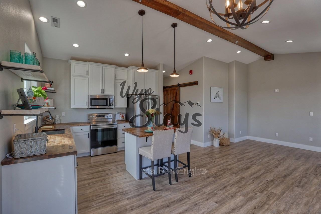 847 Lincoln Dr #201 - Photo 6 of 26