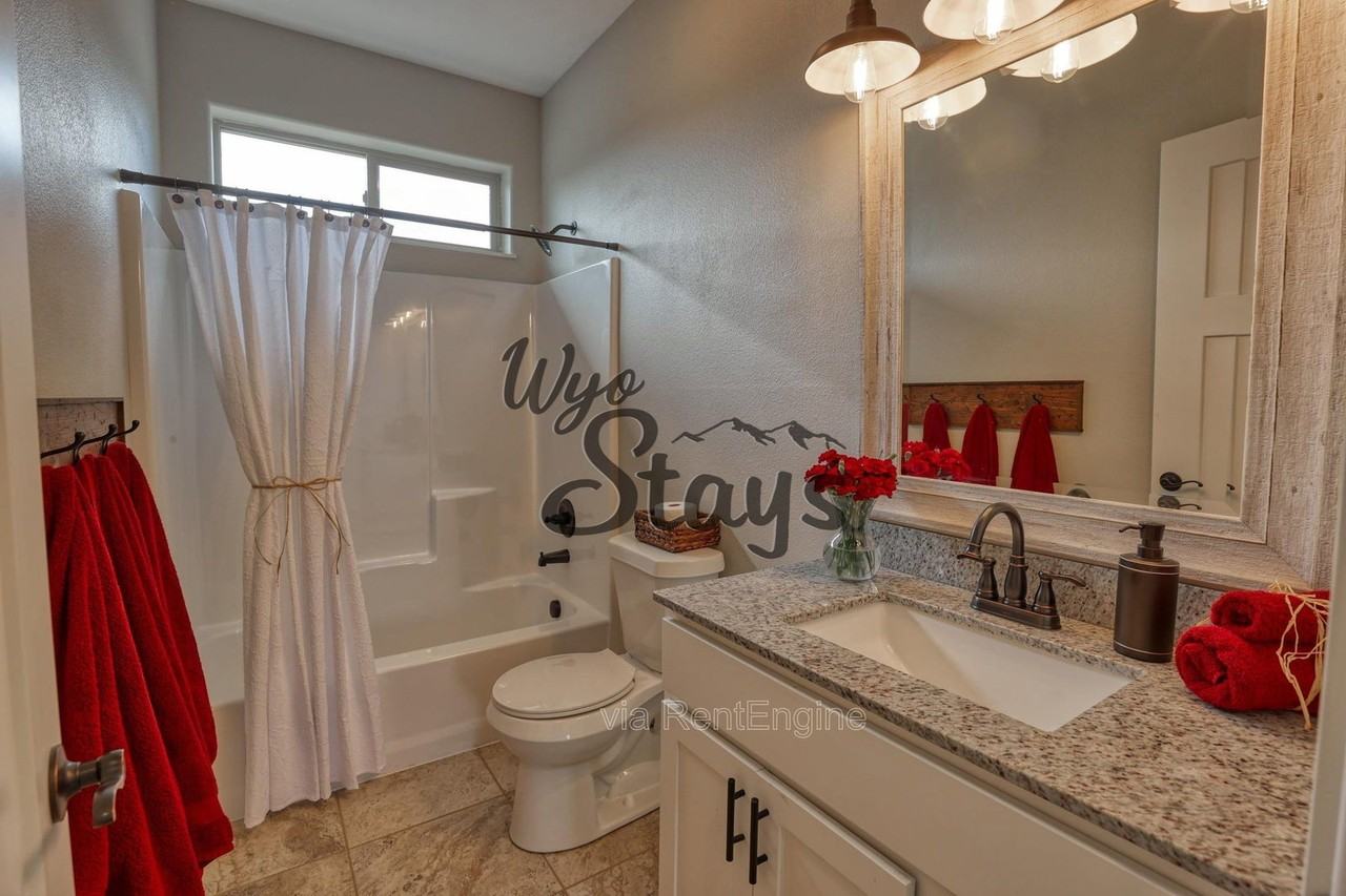 847 Lincoln Dr #201 - Photo 7 of 26