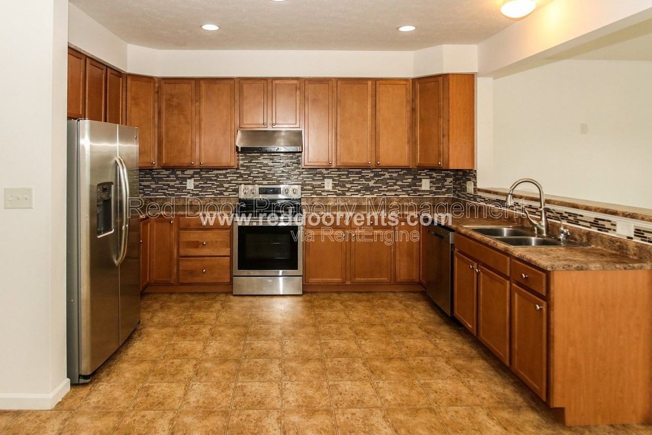 10031 Golden Dr - Photo 3 of 23