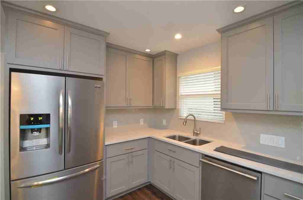 1801 Maple Ave - Photo 2 of 17
