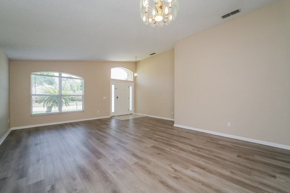 17100 Woodcrest Way - Photo 3 of 16