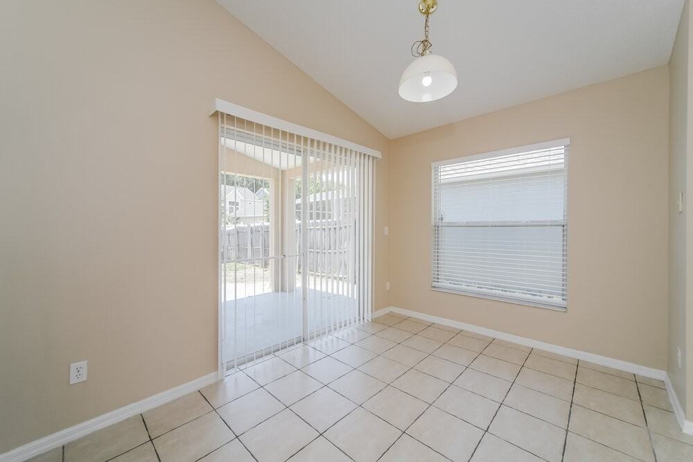 17100 Woodcrest Way - Photo 5 of 16