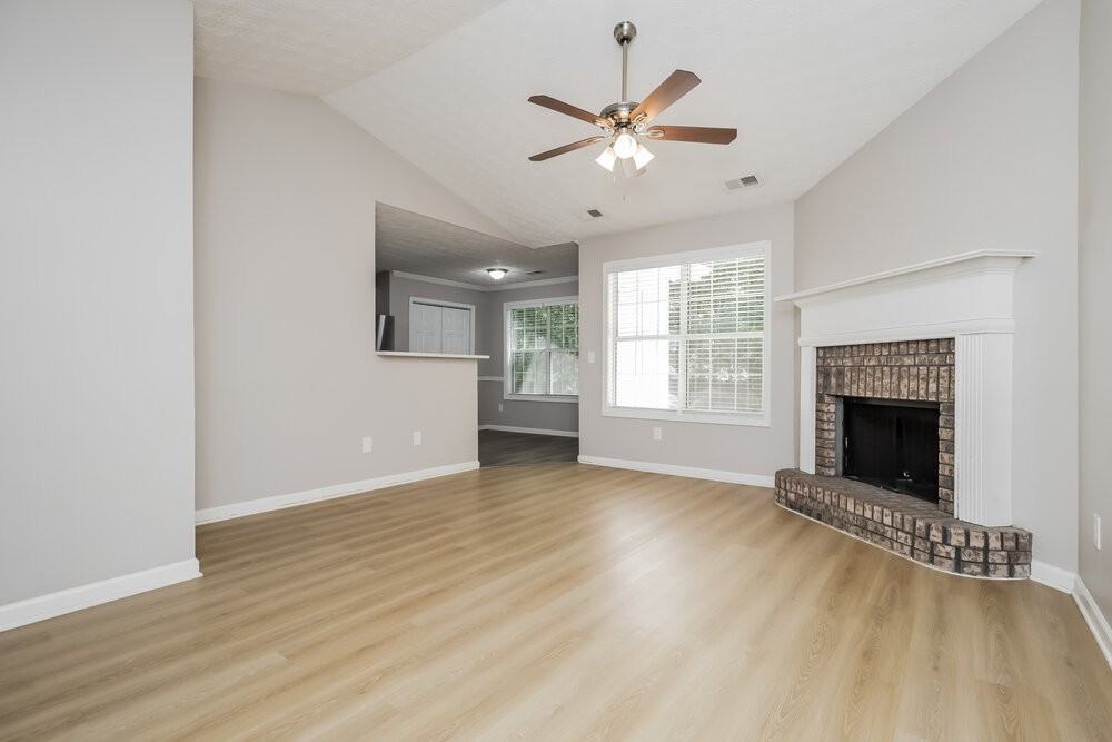 308 Kellys Walk - Photo 4 of 16