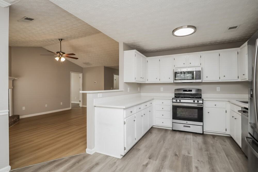 308 Kellys Walk - Photo 5 of 16