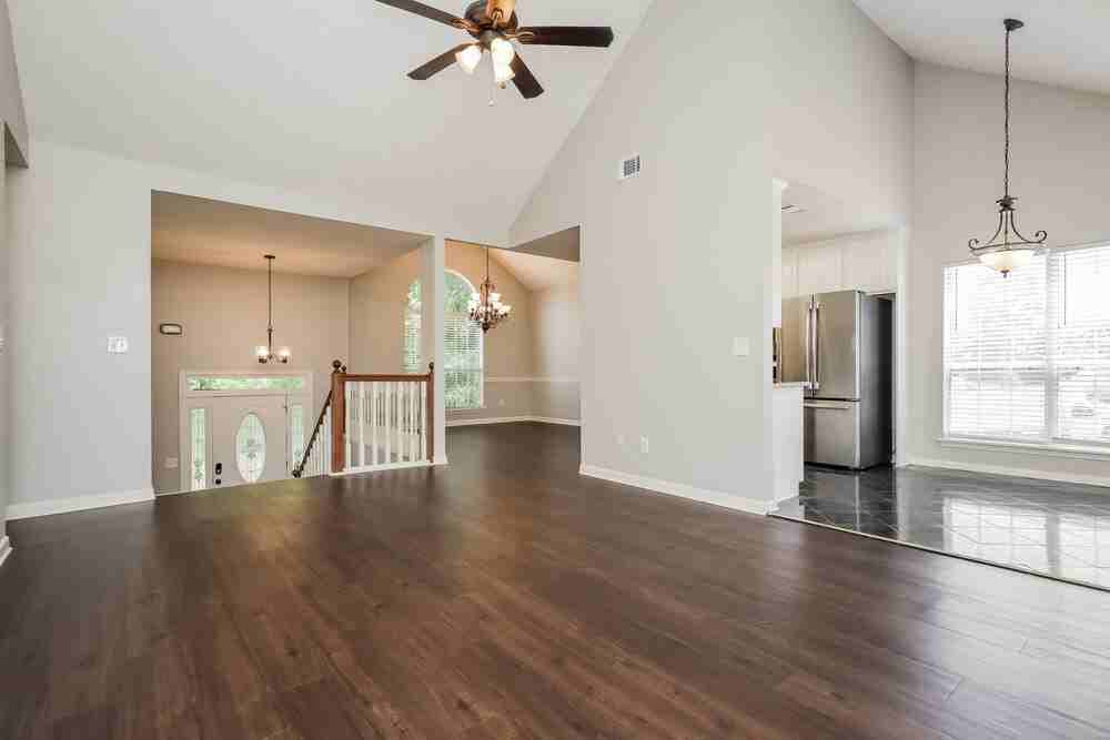 685 Chaseridge Dr - Photo 4 of 17