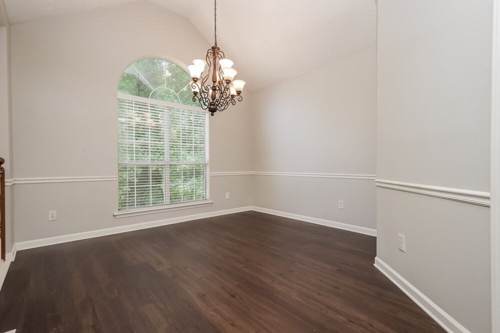 685 Chaseridge Dr - Photo 6 of 17