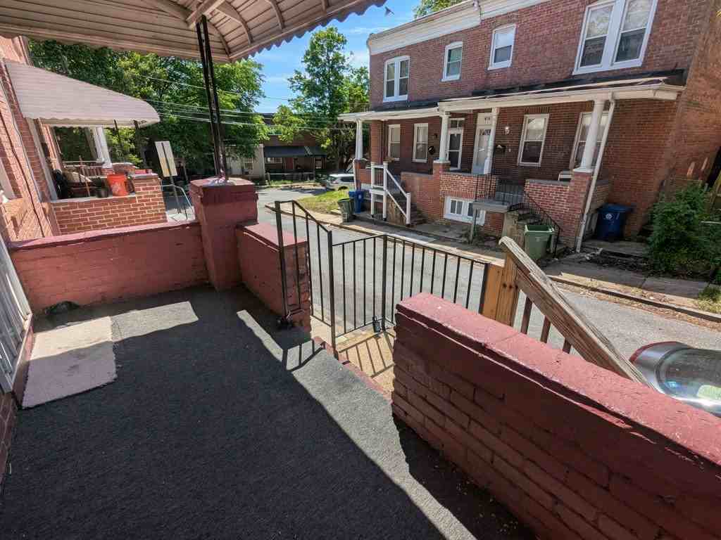 616 Montpelier St - Photo 2 of 24