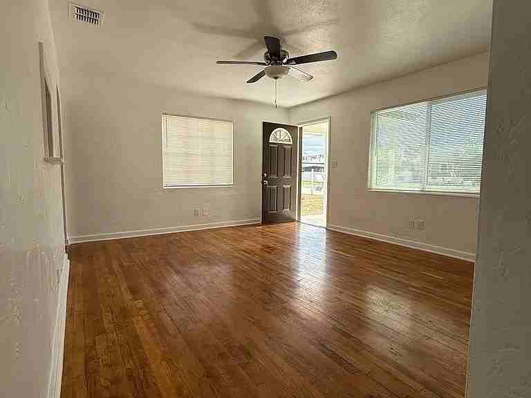4937 36th Ave N - Photo 6 of 21