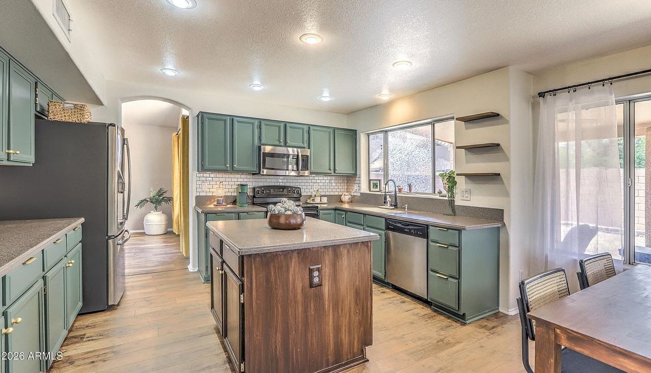 8602 W Joan De Arc Ave - Photo 3 of 23