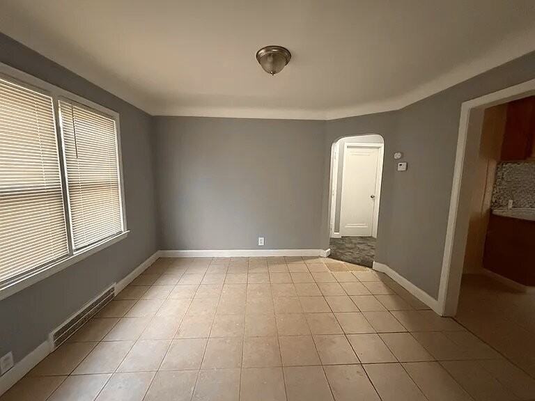 18684 Lindsay St - Photo 6 of 13