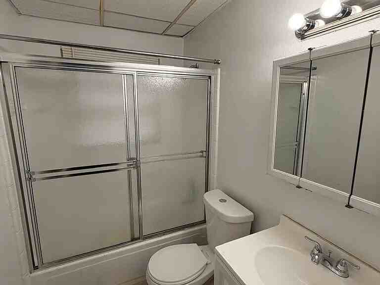 18684 Lindsay St - Photo 7 of 13