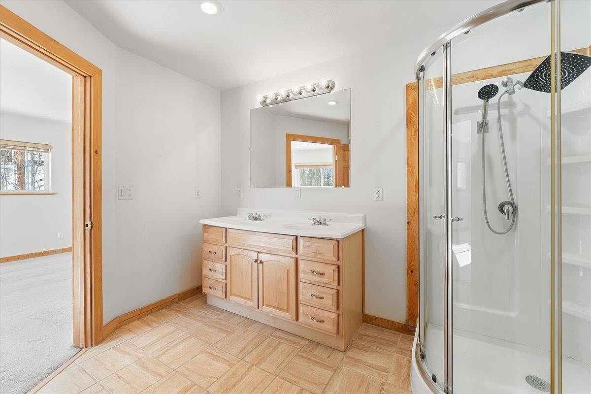 855 Highlander Dr - Photo 2 of 13