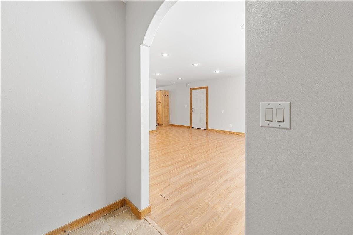 855 Highlander Dr - Photo 4 of 13