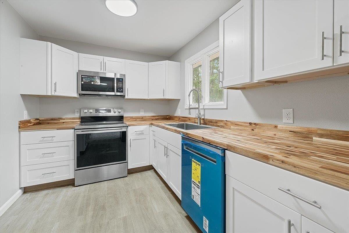 1169 Holmes Rd - Photo 6 of 23