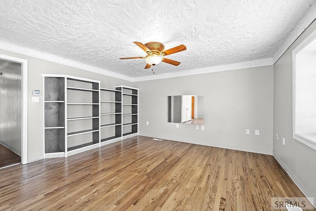 1020 Mcadoo St - Photo 2 of 22