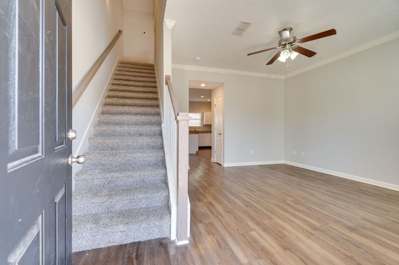 810 Staten Dr - Photo 2 of 23