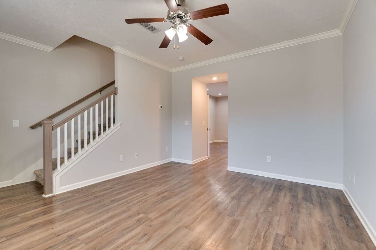 810 Staten Dr - Photo 5 of 23