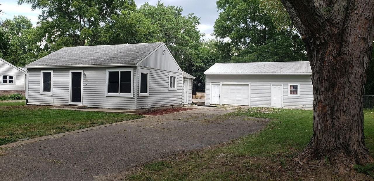 3349 Olive St - Photo 2 of 9