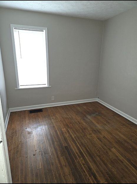 3349 Olive St - Photo 6 of 9