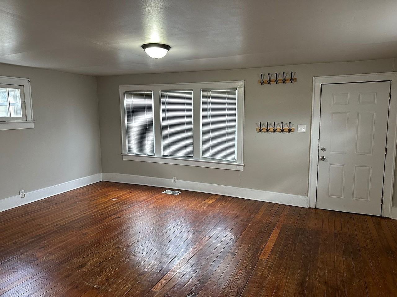 961 E Minnesota St - Photo 2 of 12